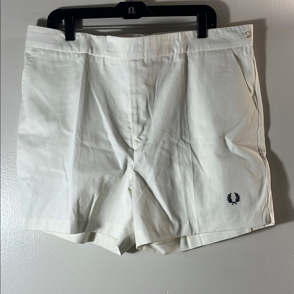 Fred Perry White Flat Front Shorts 40